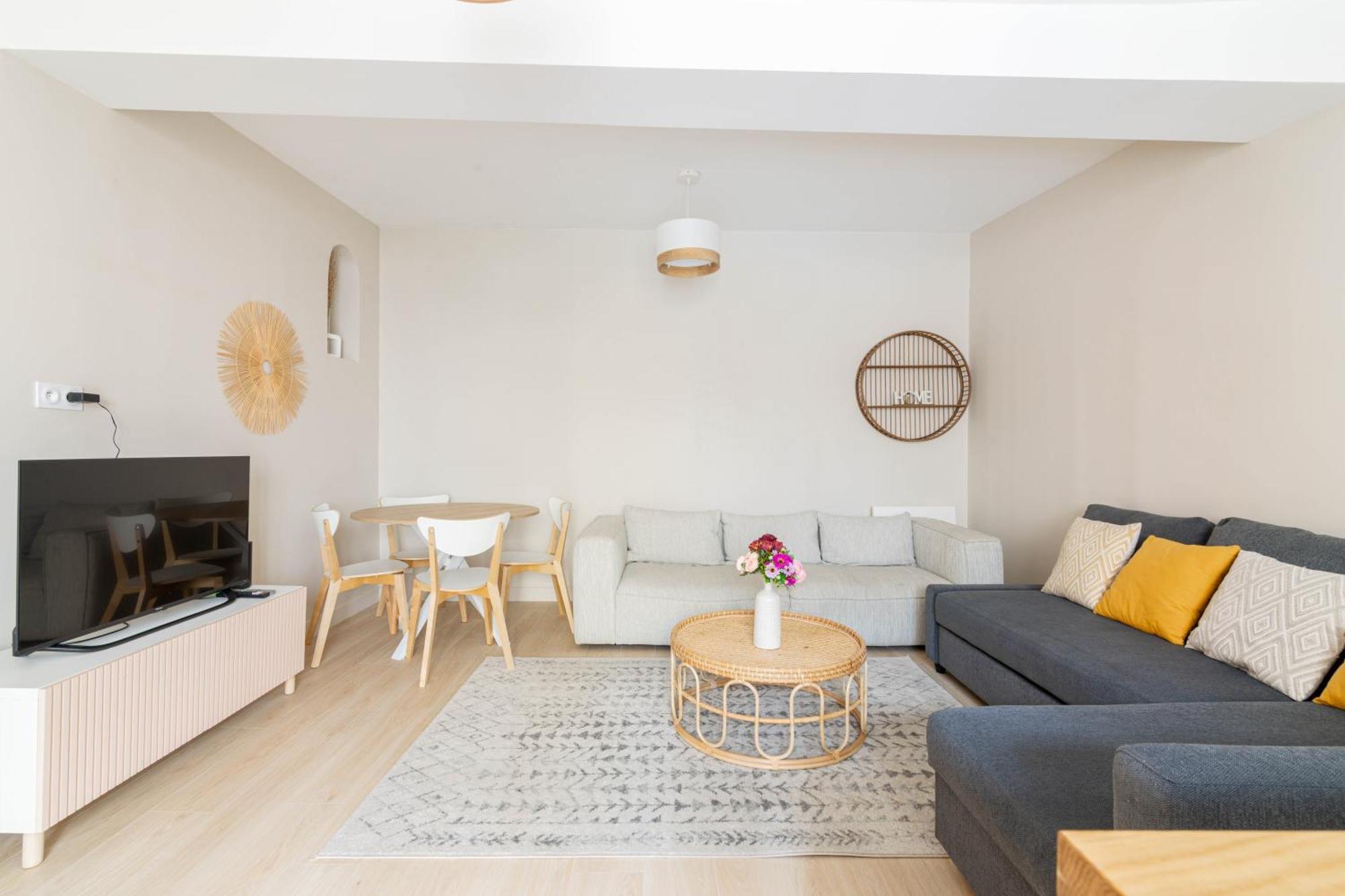 Luxurious 1 Bedroom Quartier De La Bastille Free Netflix Париж Екстериор снимка