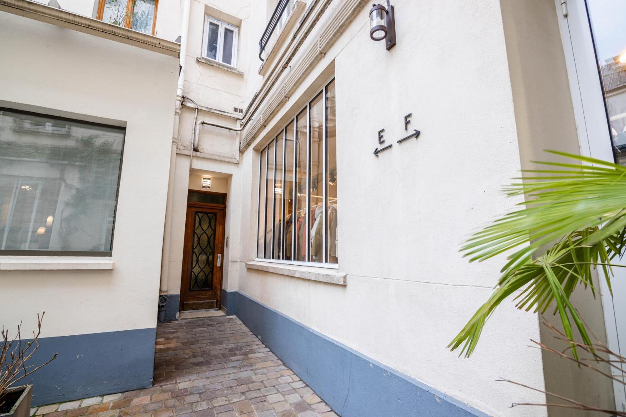 Luxurious 1 Bedroom Quartier De La Bastille Free Netflix Париж Екстериор снимка